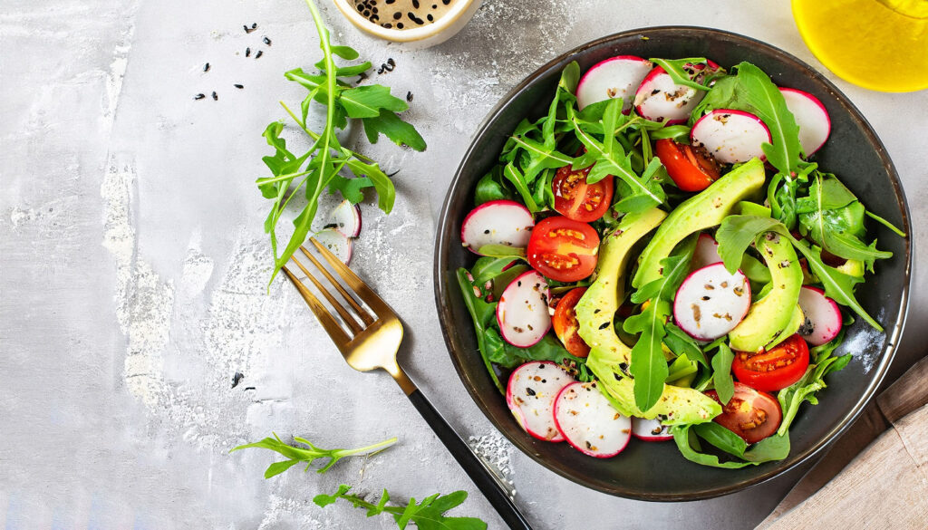 Salat und Gemüse anstatt Zucker und schweres Essen.